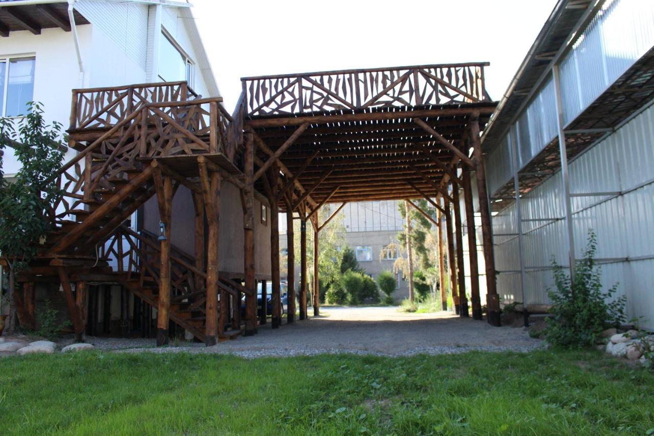 Hotel Matsunoki à Karakol Extérieur photo
